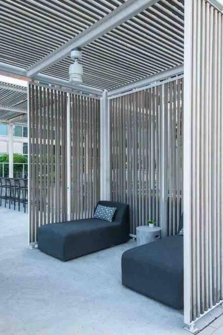 Opulence Is A Way Of Life Apartment Далас Екстериор снимка