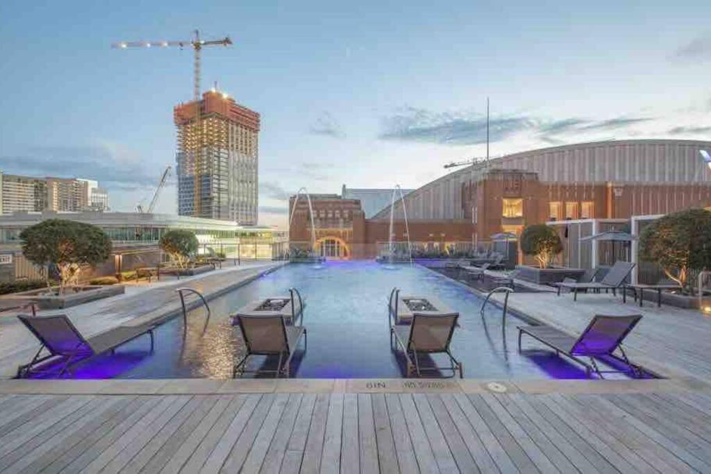 Opulence Is A Way Of Life Apartment Далас Екстериор снимка