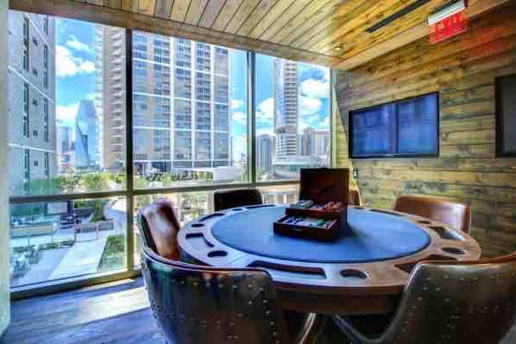 Opulence Is A Way Of Life Apartment Далас Екстериор снимка