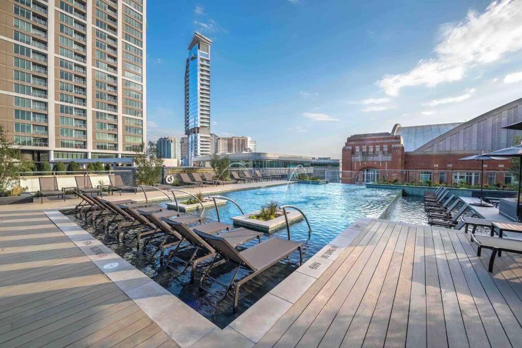 Opulence Is A Way Of Life Apartment Далас Екстериор снимка